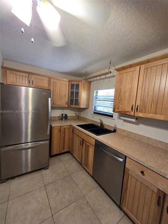 Recientemente alquilado: $2,650 (2 camas, 2 baños, 1152 Pies cuadrados)