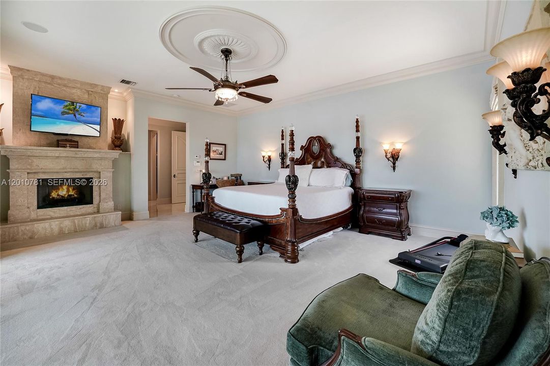 For Sale: $7,500,000 (3 beds, 2 baths, 4619 Square Feet)