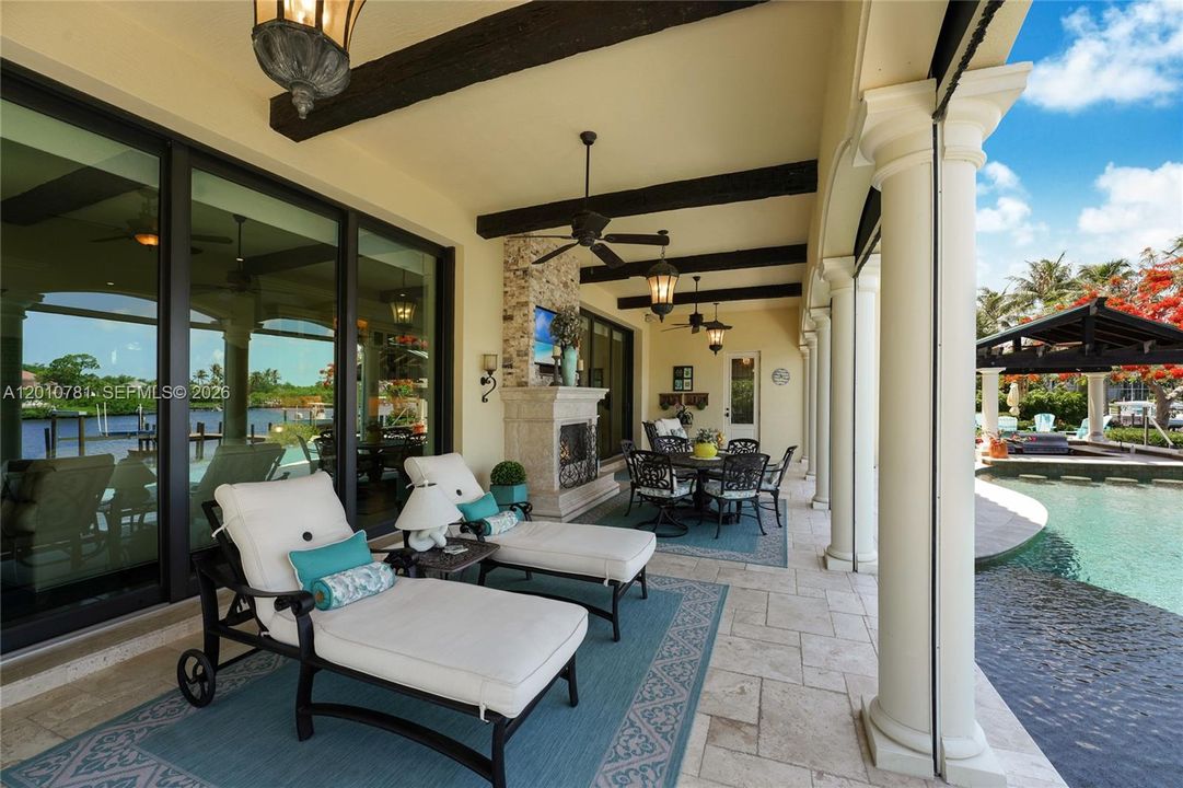 For Sale: $7,500,000 (3 beds, 2 baths, 4619 Square Feet)