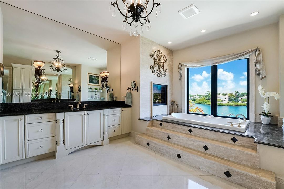 For Sale: $7,500,000 (3 beds, 2 baths, 4619 Square Feet)