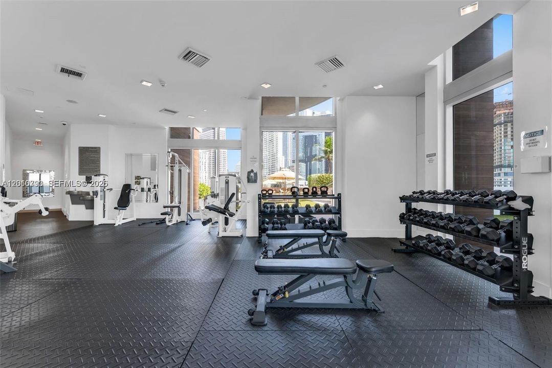 For Sale: $380,000 (1 beds, 1 baths, 768 Square Feet)