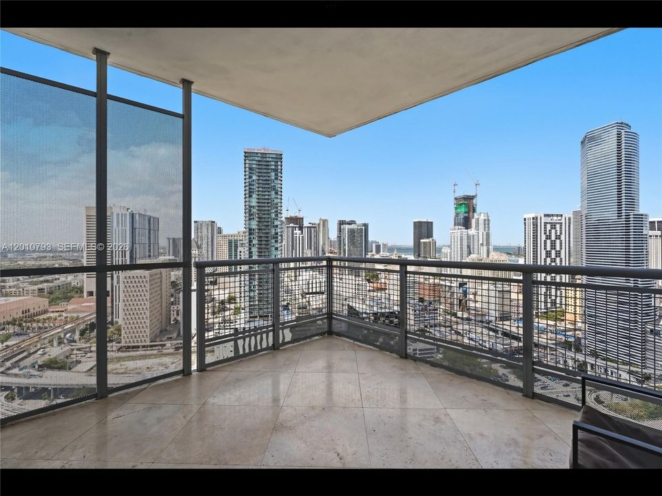 For Sale: $380,000 (1 beds, 1 baths, 768 Square Feet)