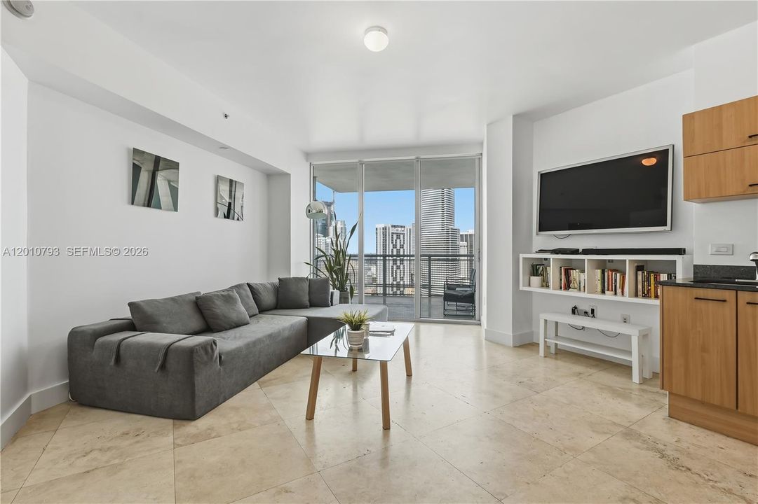 For Sale: $380,000 (1 beds, 1 baths, 768 Square Feet)