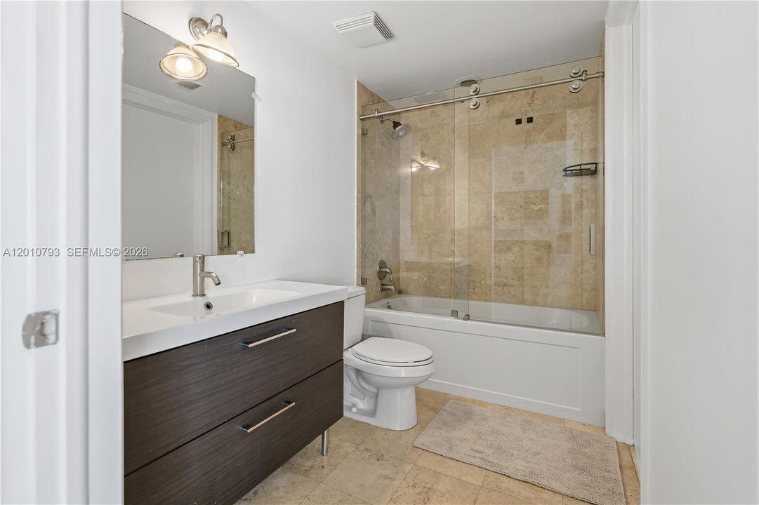 For Sale: $380,000 (1 beds, 1 baths, 768 Square Feet)