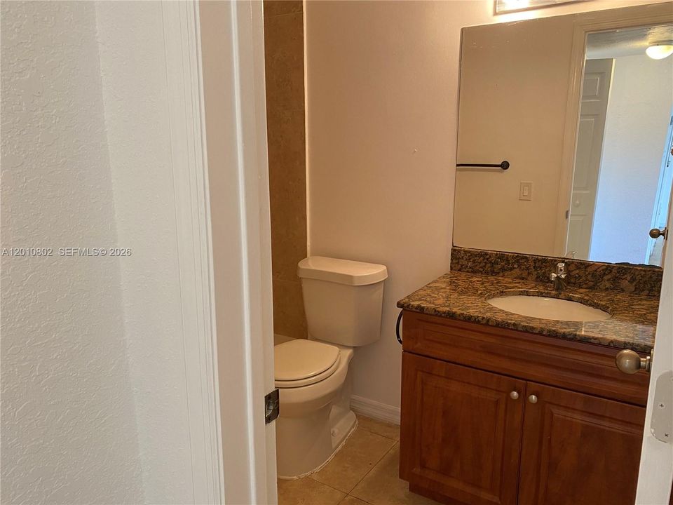 For Sale: $199,999 (1 beds, 1 baths, 575 Square Feet)