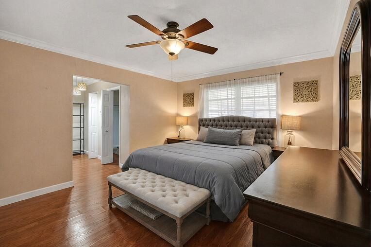 bedroom_neat_1