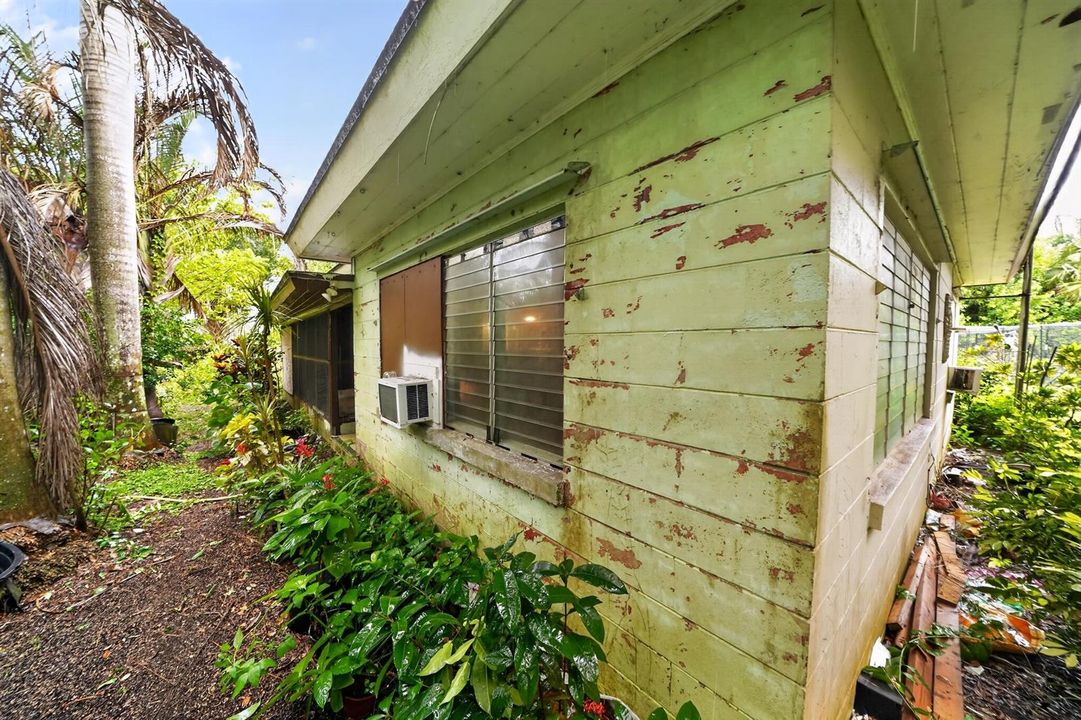02_9290_Orange_Ave-Exterior-0860