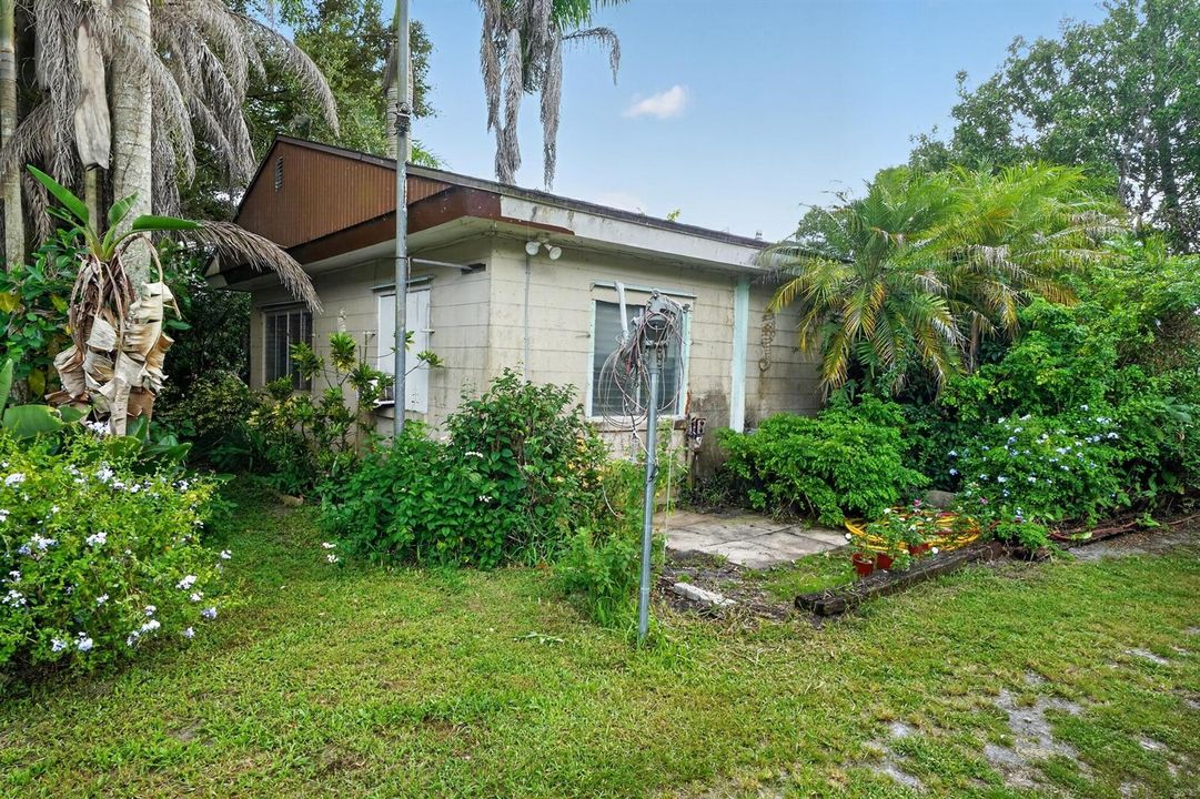04_9290_Orange_Ave-Exterior-0437