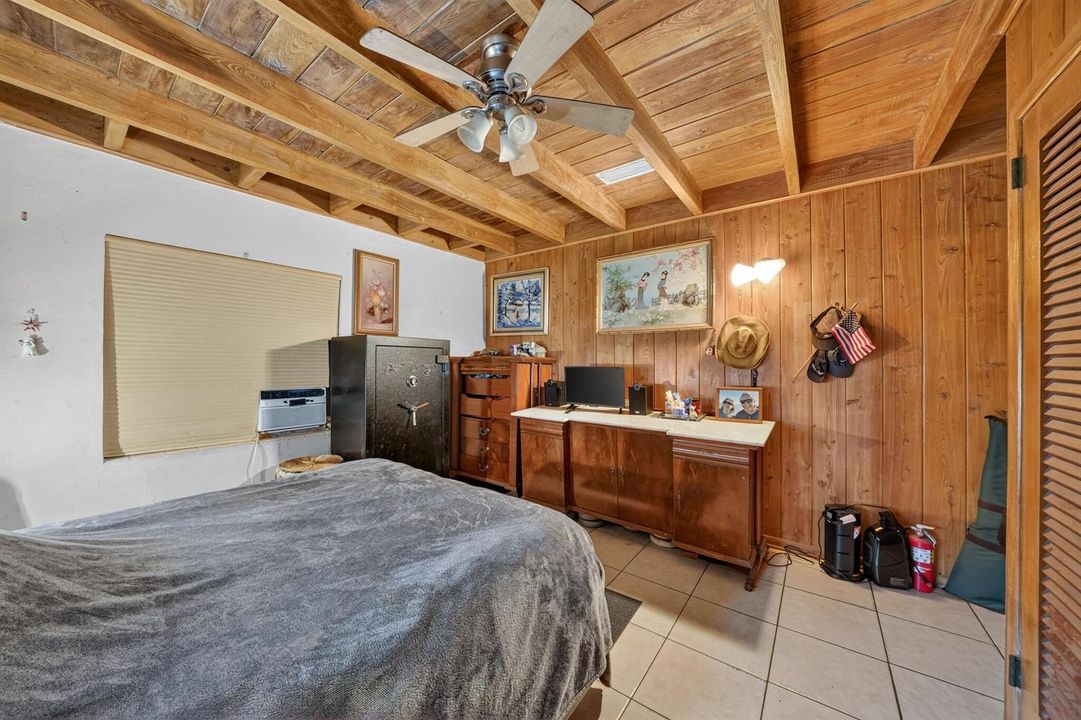 28_9290_Orange_Ave-Bedroom-0682