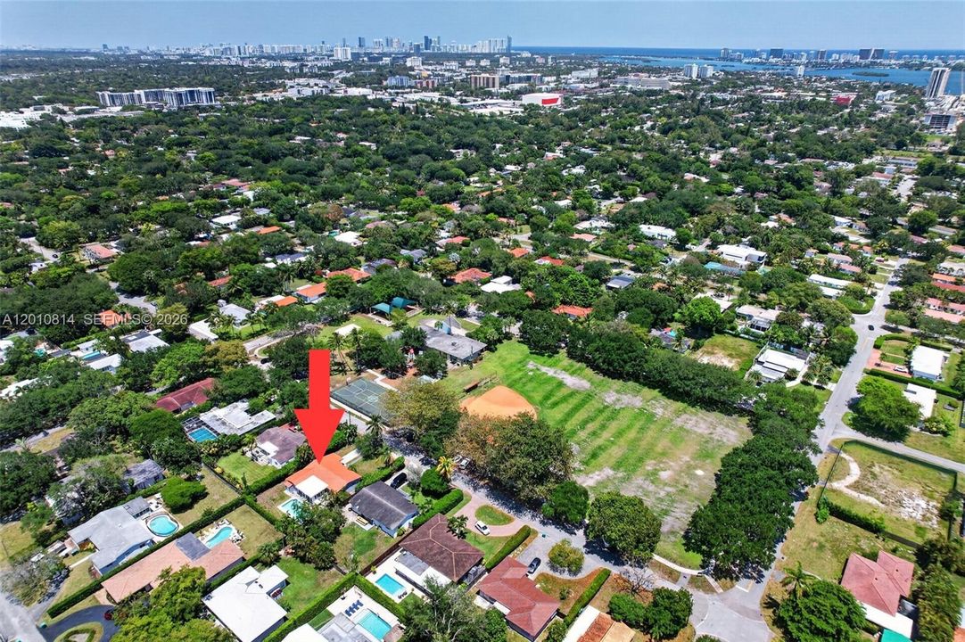 Activo con contrato: $1,075,000 (3 camas, 2 baños, 1761 Pies cuadrados)