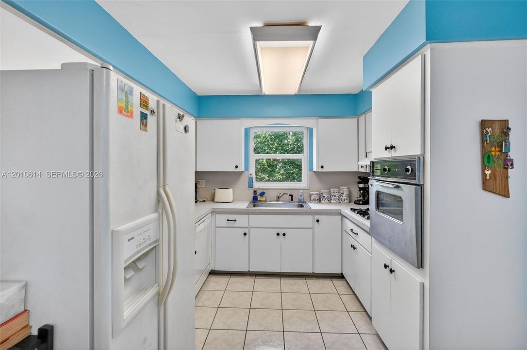 Activo con contrato: $1,075,000 (3 camas, 2 baños, 1761 Pies cuadrados)