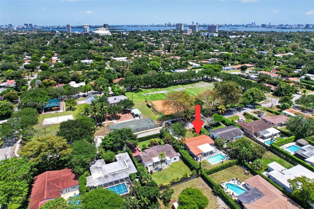 Activo con contrato: $1,075,000 (3 camas, 2 baños, 1761 Pies cuadrados)