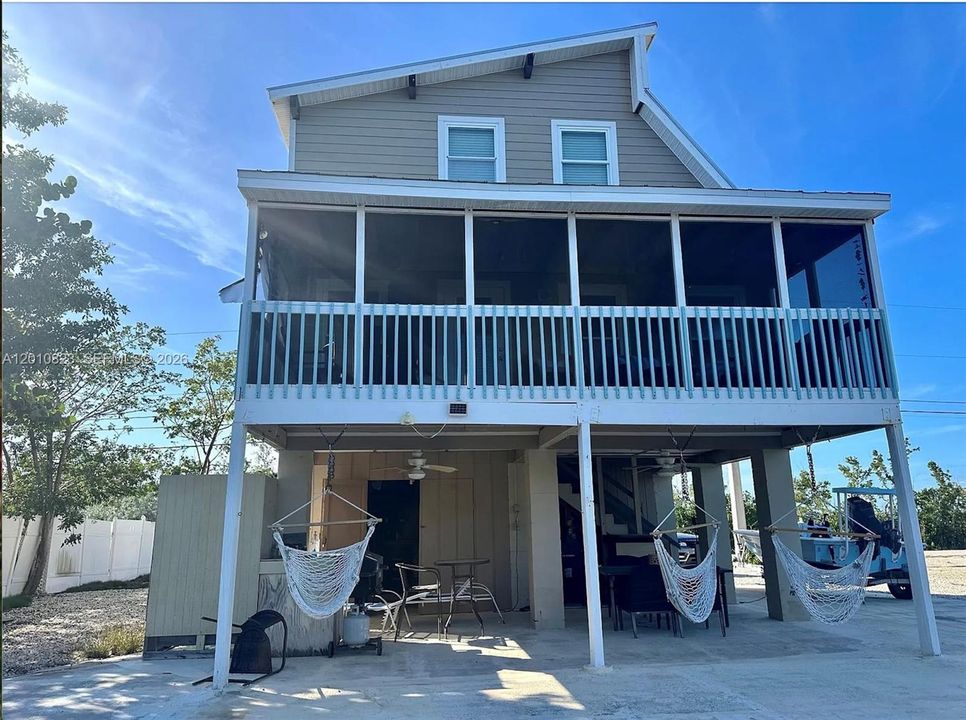 For Rent: $4,500 (2 beds, 2 baths, 1008 Square Feet)
