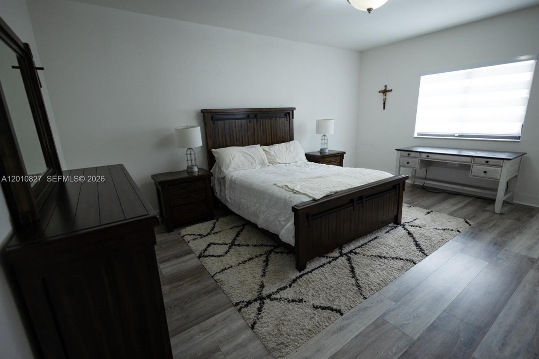 Active With Contract: $550,000 (4 beds, 2 baths, 1812 Square Feet)