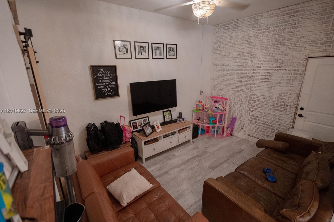 Active With Contract: $550,000 (4 beds, 2 baths, 1812 Square Feet)