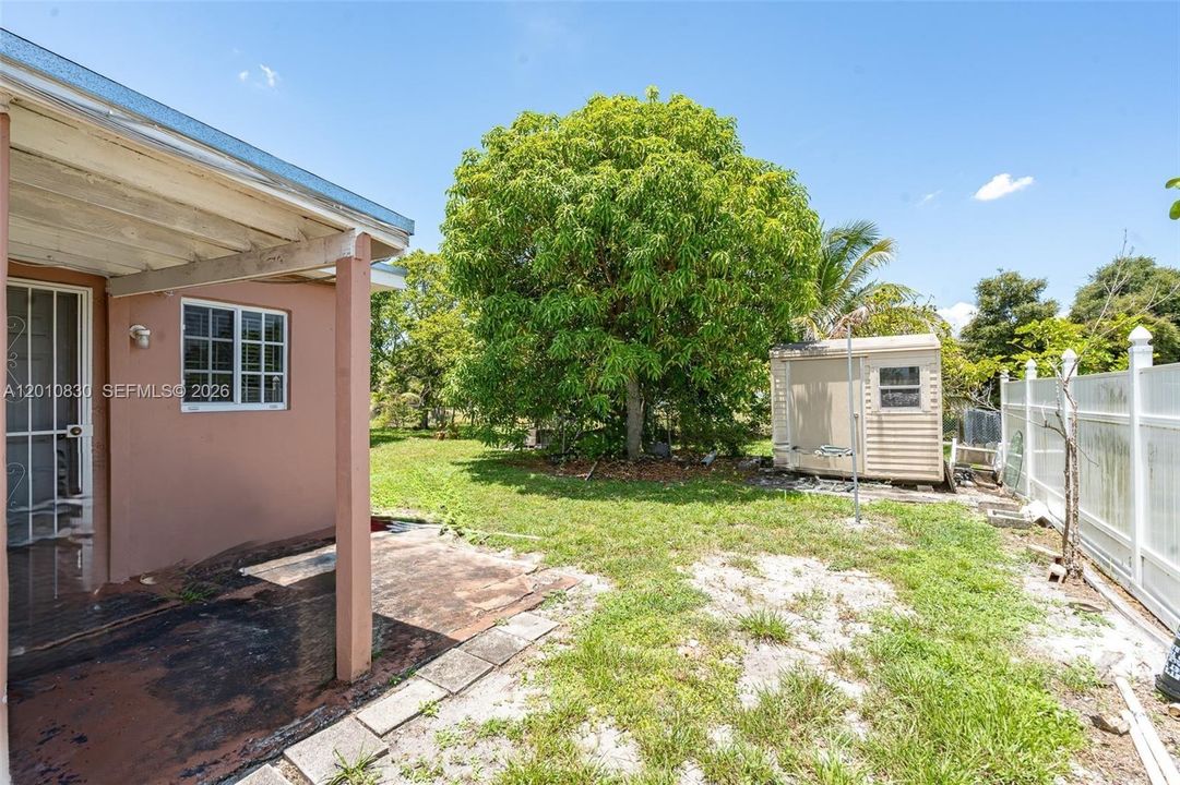 For Sale: $650,000 (4 beds, 3 baths, 1898 Square Feet)