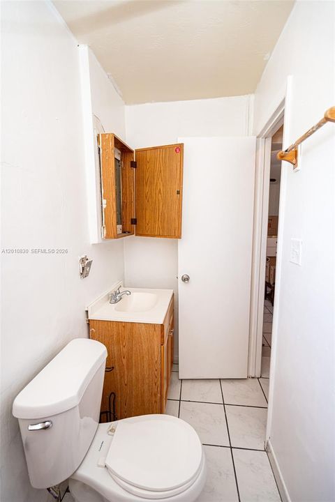 1/1 ENTRY TO PRIVATE LIVING SUITE (KITCHEN)