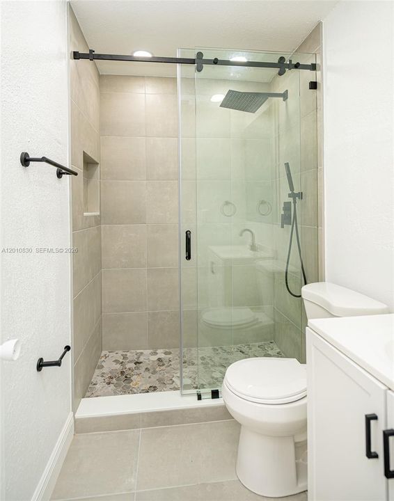 For Sale: $650,000 (4 beds, 3 baths, 1898 Square Feet)