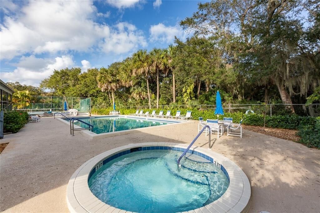 Pool & Hot tub