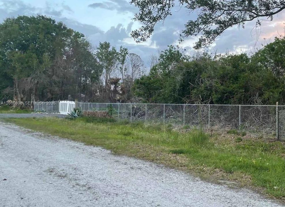 En Venta: $97,000 (1.25 acres)