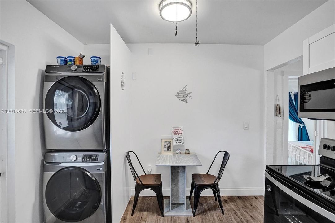 В аренду: $7,500 (3 спален, 2 ванн, 1010 Квадратных фут)