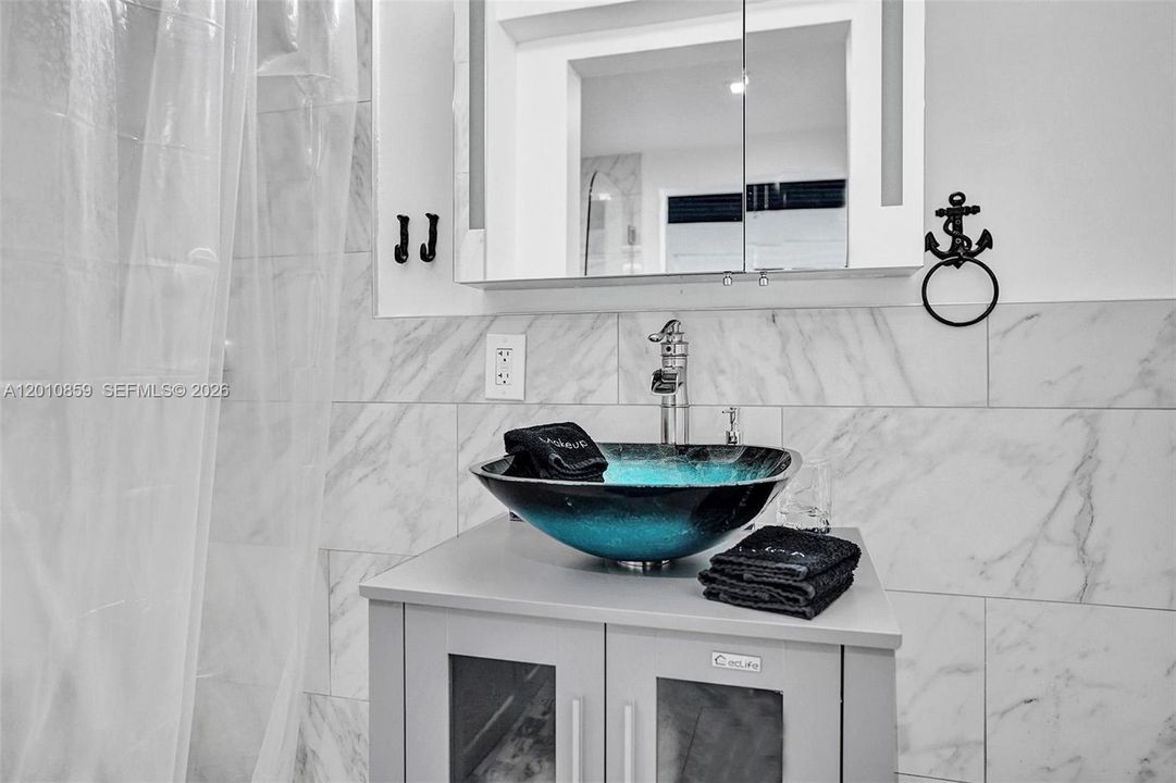 В аренду: $7,500 (3 спален, 2 ванн, 1010 Квадратных фут)