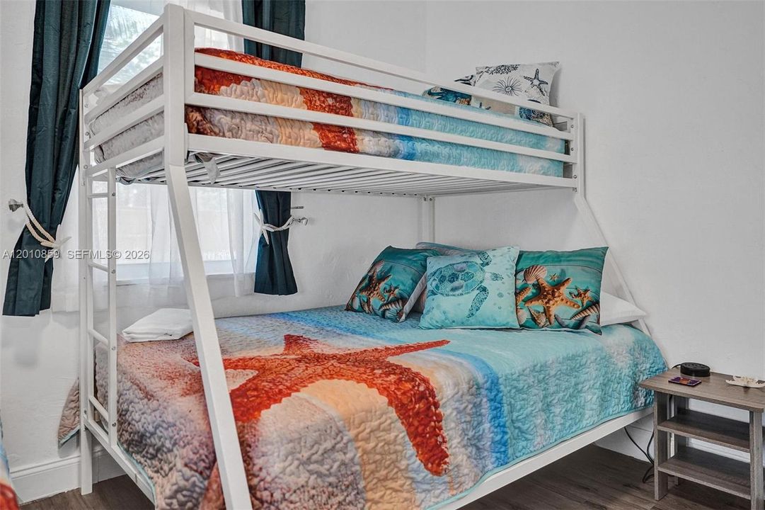 В аренду: $7,500 (3 спален, 2 ванн, 1010 Квадратных фут)