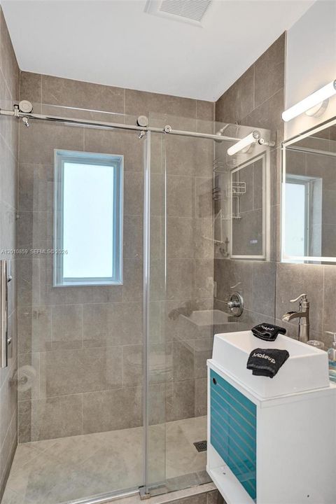 В аренду: $7,500 (3 спален, 2 ванн, 1010 Квадратных фут)