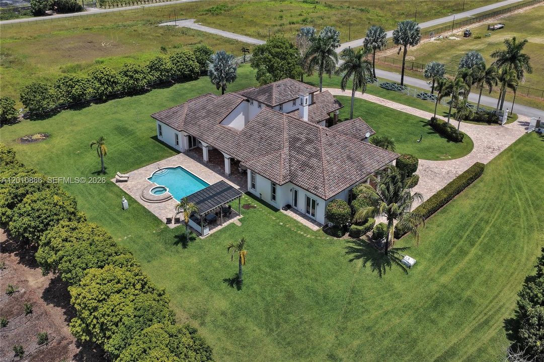 На продажу: $1,995,000 (5 спален, 4 ванн, 5497 Квадратных фут)