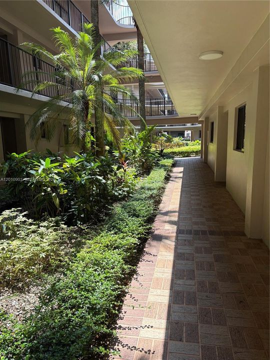 Activo con contrato: $245,000 (2 camas, 2 baños, 965 Pies cuadrados)