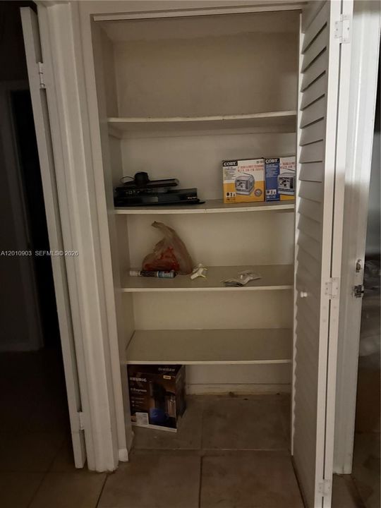 Activo con contrato: $245,000 (2 camas, 2 baños, 965 Pies cuadrados)