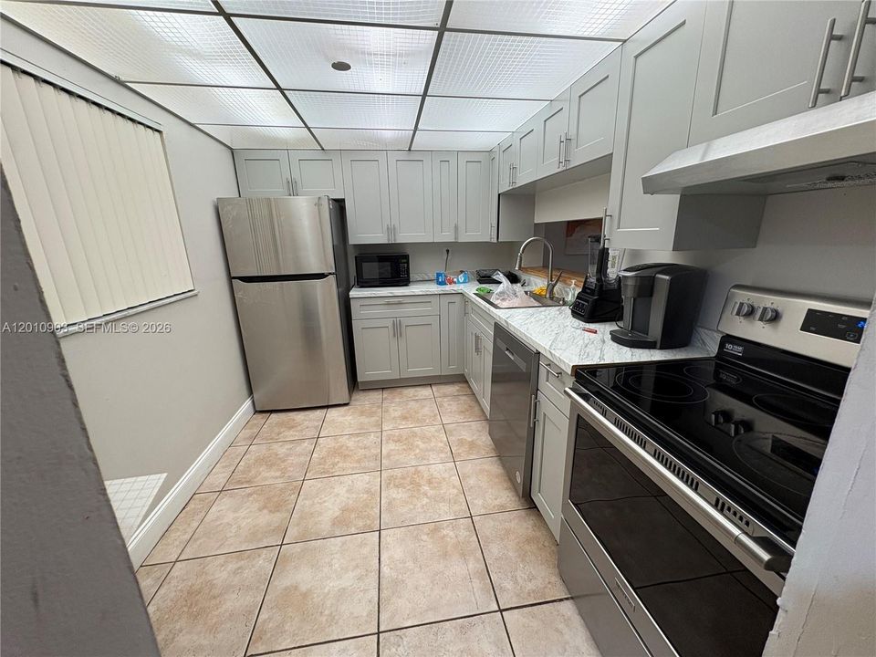 Activo con contrato: $245,000 (2 camas, 2 baños, 965 Pies cuadrados)