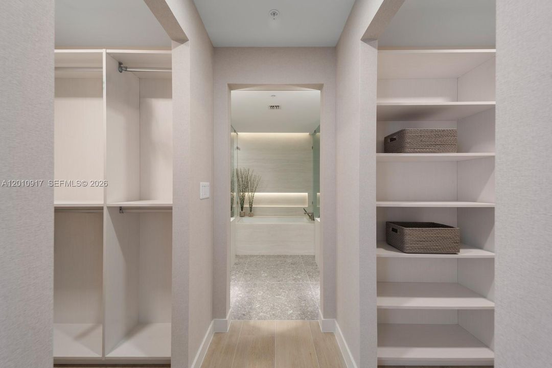 En Venta: $4,599,900 (3 camas, 3 baños, 3000 Pies cuadrados)