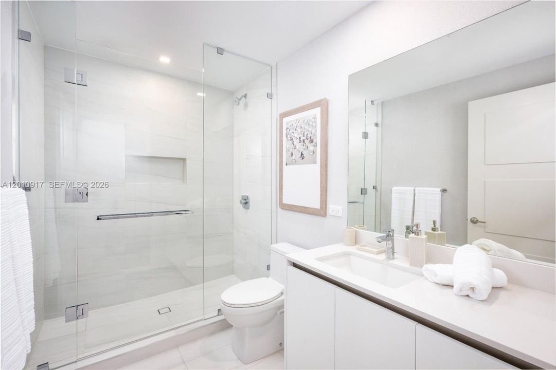 En Venta: $4,599,900 (3 camas, 3 baños, 3000 Pies cuadrados)