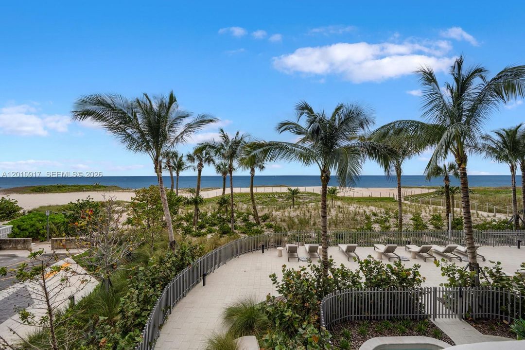 En Venta: $4,599,900 (3 camas, 3 baños, 3000 Pies cuadrados)