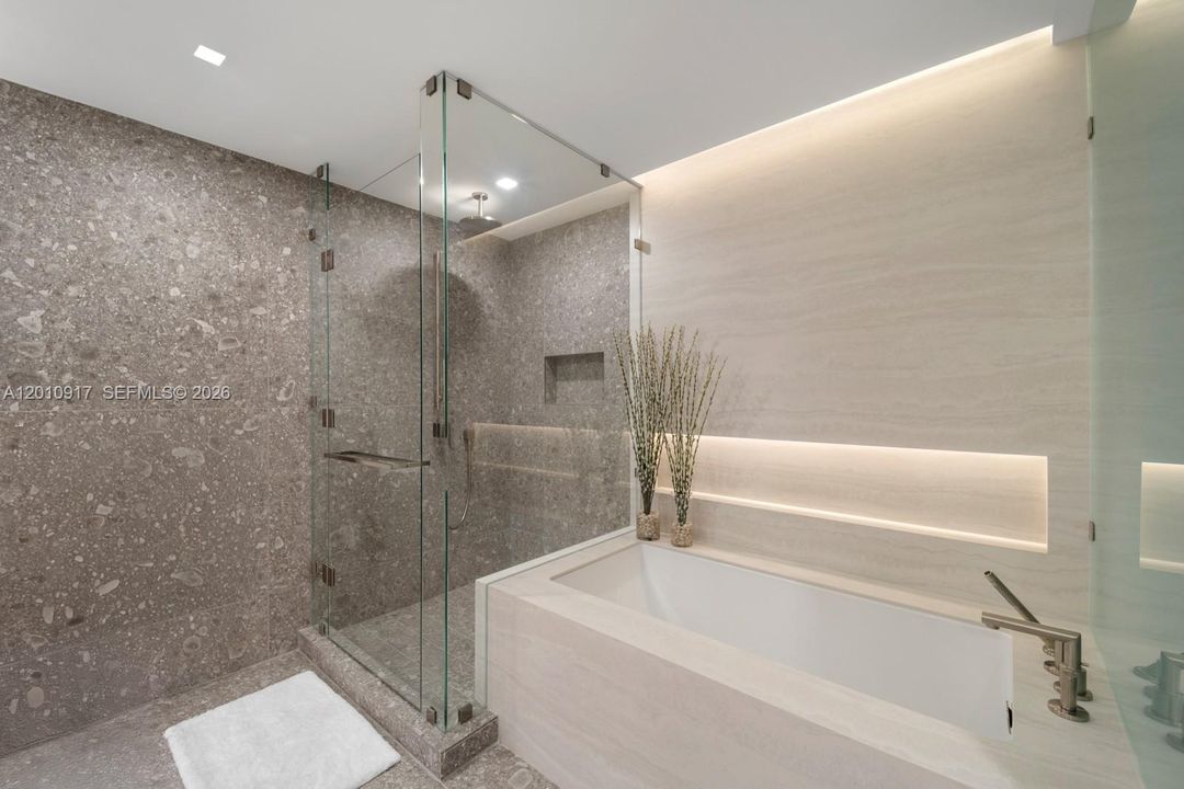 En Venta: $4,599,900 (3 camas, 3 baños, 3000 Pies cuadrados)