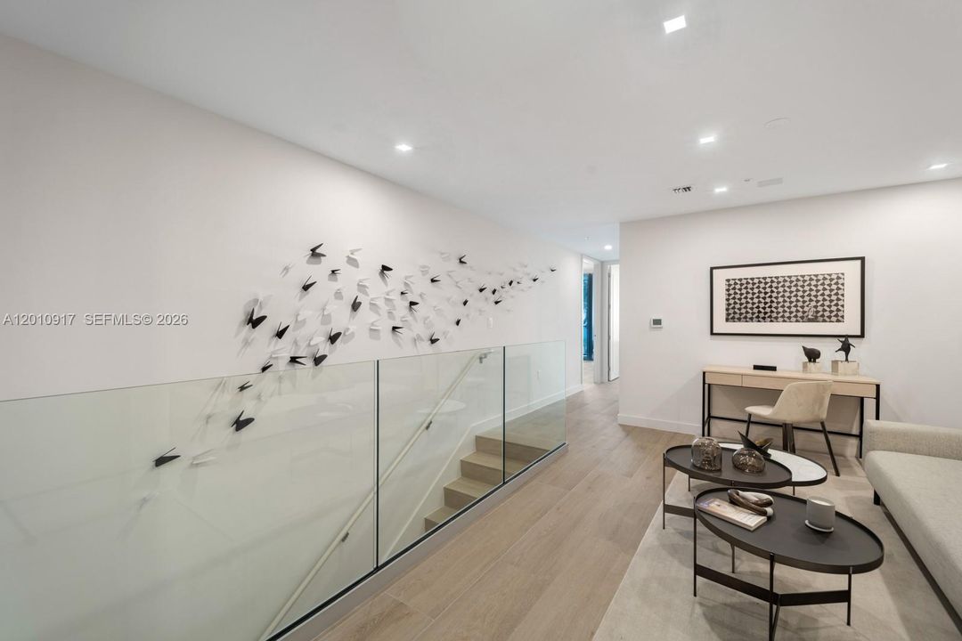 En Venta: $4,599,900 (3 camas, 3 baños, 3000 Pies cuadrados)