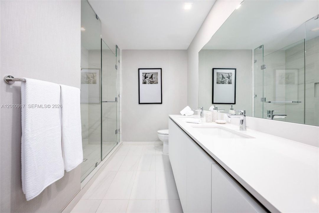 En Venta: $4,599,900 (3 camas, 3 baños, 3000 Pies cuadrados)