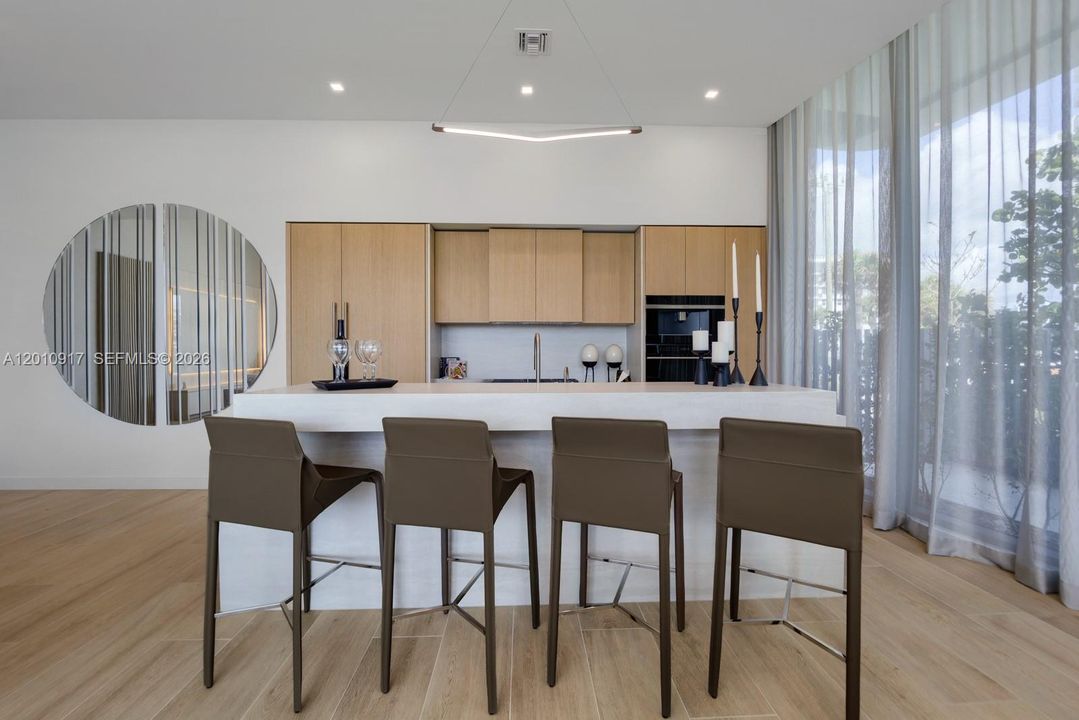 En Venta: $4,599,900 (3 camas, 3 baños, 3000 Pies cuadrados)