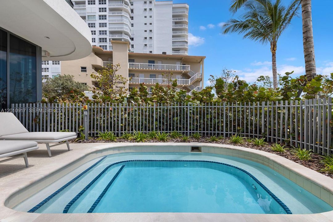 En Venta: $4,599,900 (3 camas, 3 baños, 3000 Pies cuadrados)
