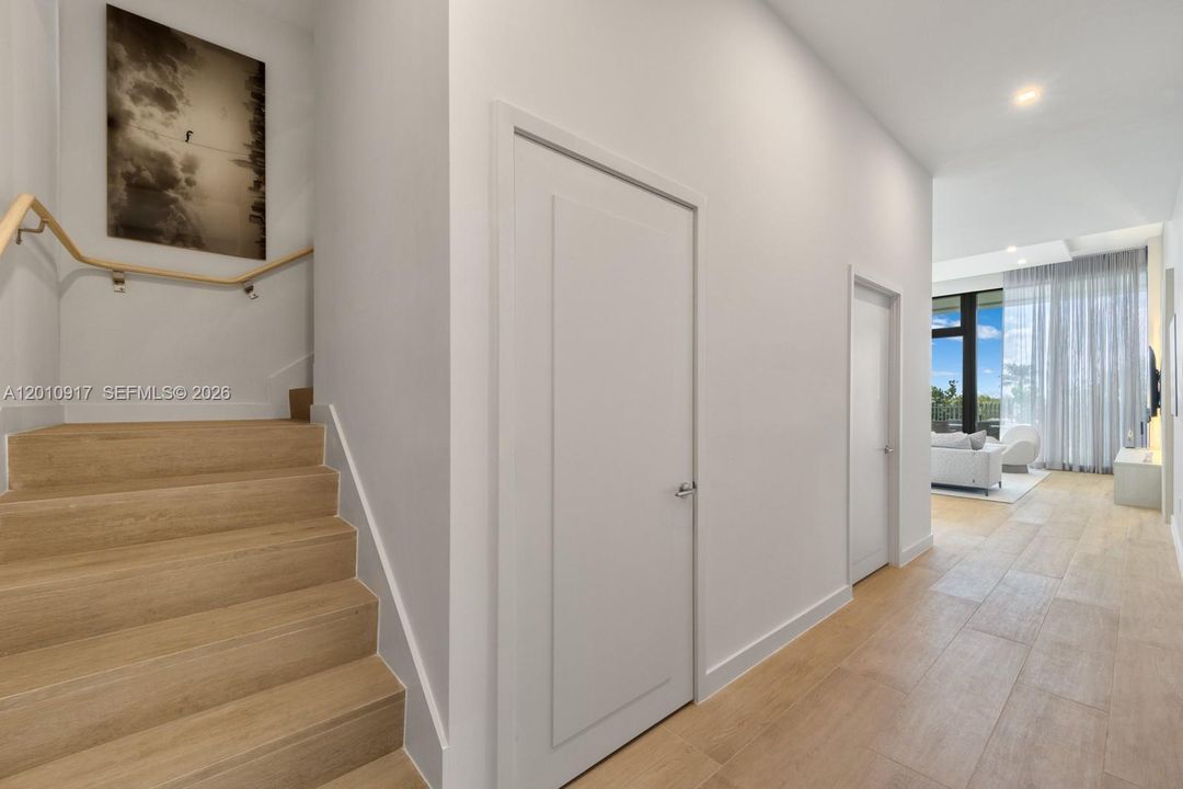 En Venta: $4,599,900 (3 camas, 3 baños, 3000 Pies cuadrados)