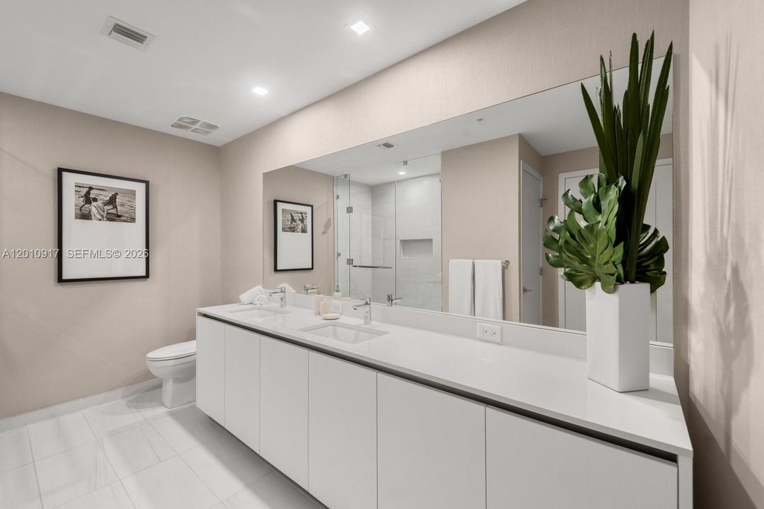 En Venta: $4,599,900 (3 camas, 3 baños, 3000 Pies cuadrados)