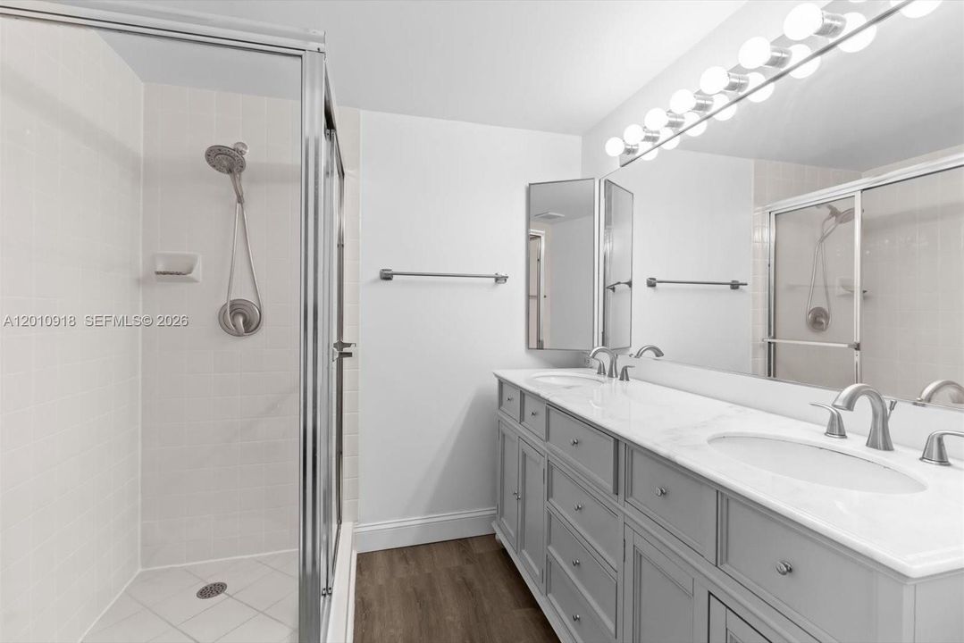 For Sale: $324,500 (2 beds, 2 baths, 1236 Square Feet)