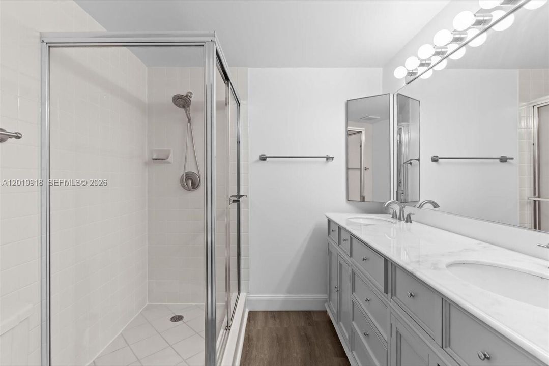 For Sale: $324,500 (2 beds, 2 baths, 1236 Square Feet)