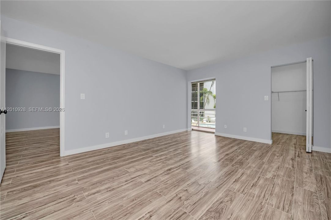 For Sale: $129,900 (2 beds, 2 baths, 1070 Square Feet)
