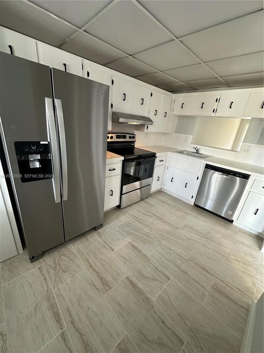 For Sale: $129,900 (2 beds, 2 baths, 1070 Square Feet)