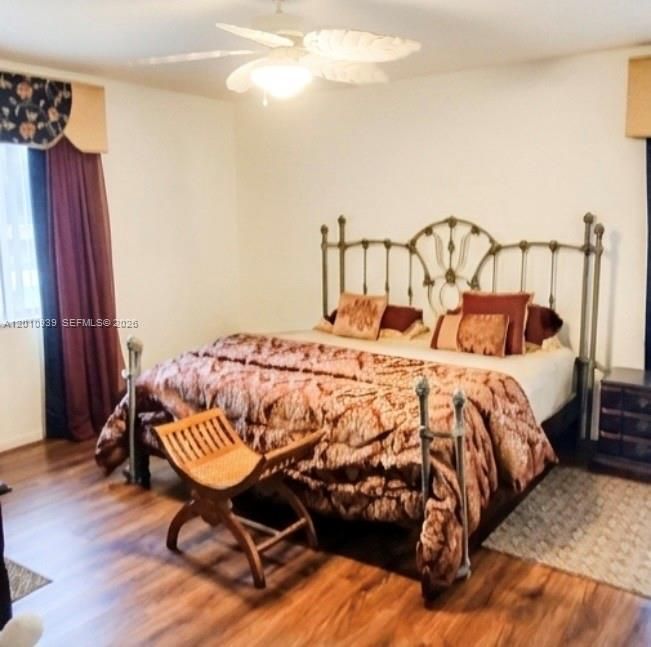 For Sale: $220,000 (2 beds, 2 baths, 1384 Square Feet)