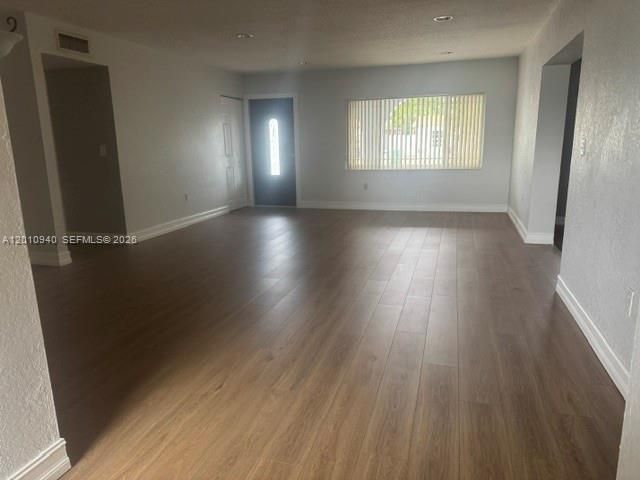 В аренду: $4,000 (4 спален, 2 ванн, 2100 Квадратных фут)