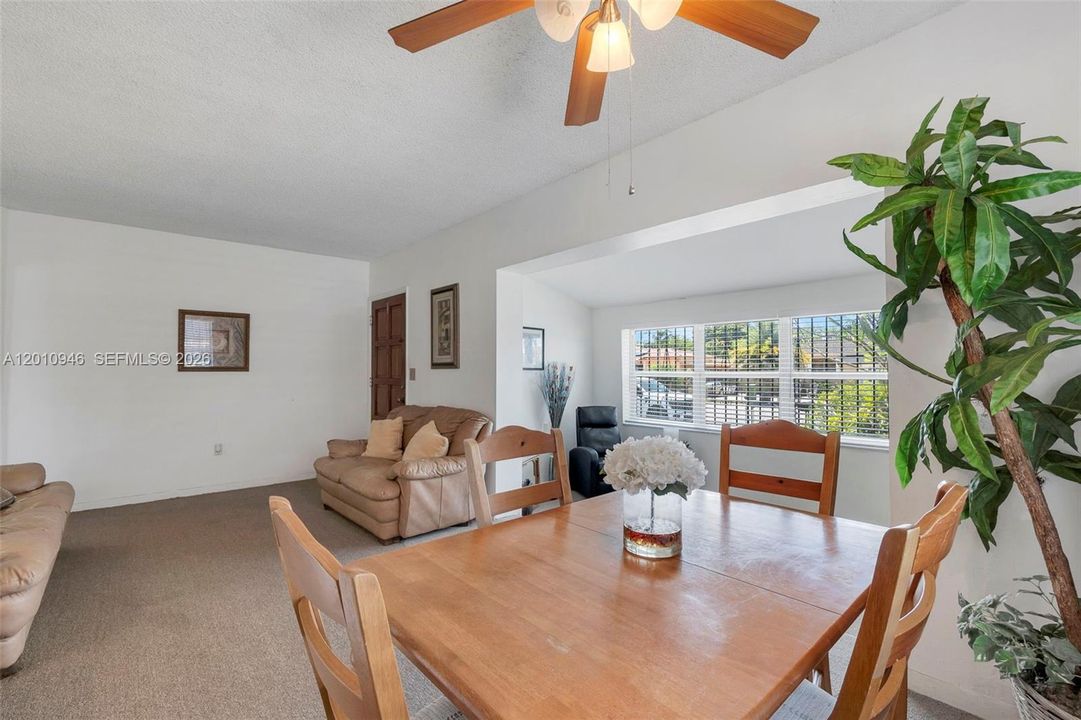 Activo con contrato: $569,999 (3 camas, 2 baños, 1350 Pies cuadrados)