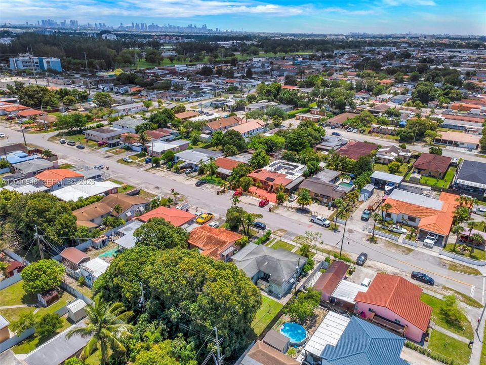 Activo con contrato: $569,999 (3 camas, 2 baños, 1350 Pies cuadrados)